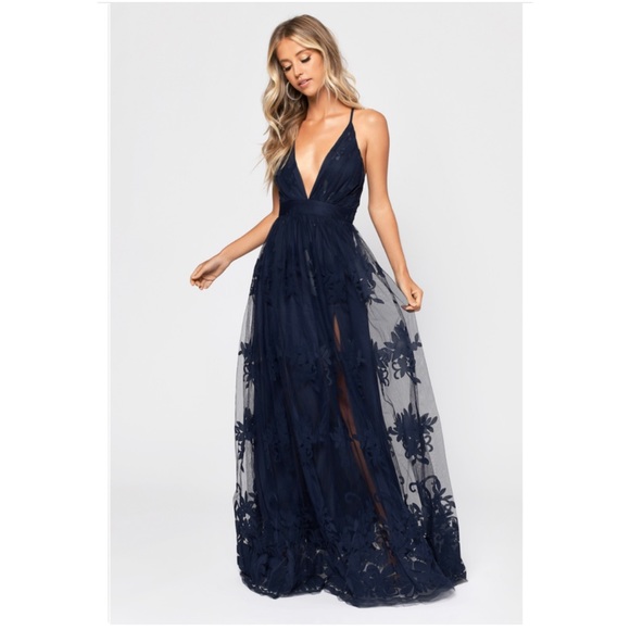 Tobi Dresses & Skirts - Tobi Analise Plunging Floral Maxi Dress